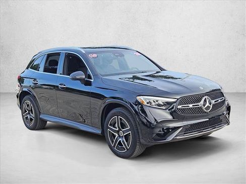 Used 2026 Mercedes-Benz GLC 300 image 3