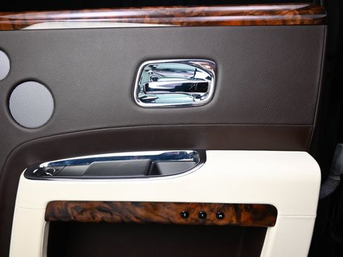 Used 2012 Rolls-Royce Ghost RWD image 75