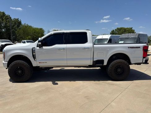 Used 2023 Ford F250 Platinum AWD/4WD image 4