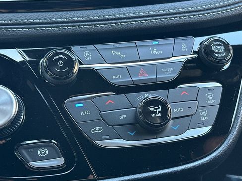 New 2027 Chrysler Pacifica Select FWD image 20