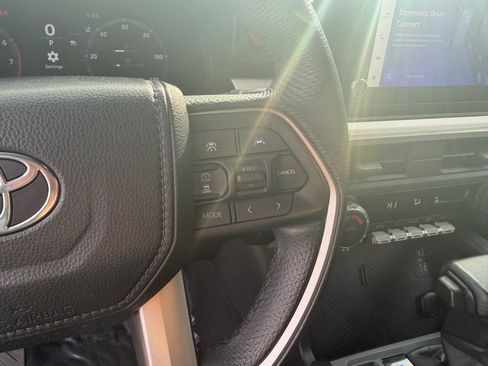 Used 2024 Toyota Tacoma TRD Off-Road image 22