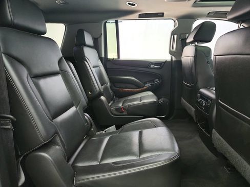 Used 2019 Chevrolet Suburban Premier AWD/4WD image 36