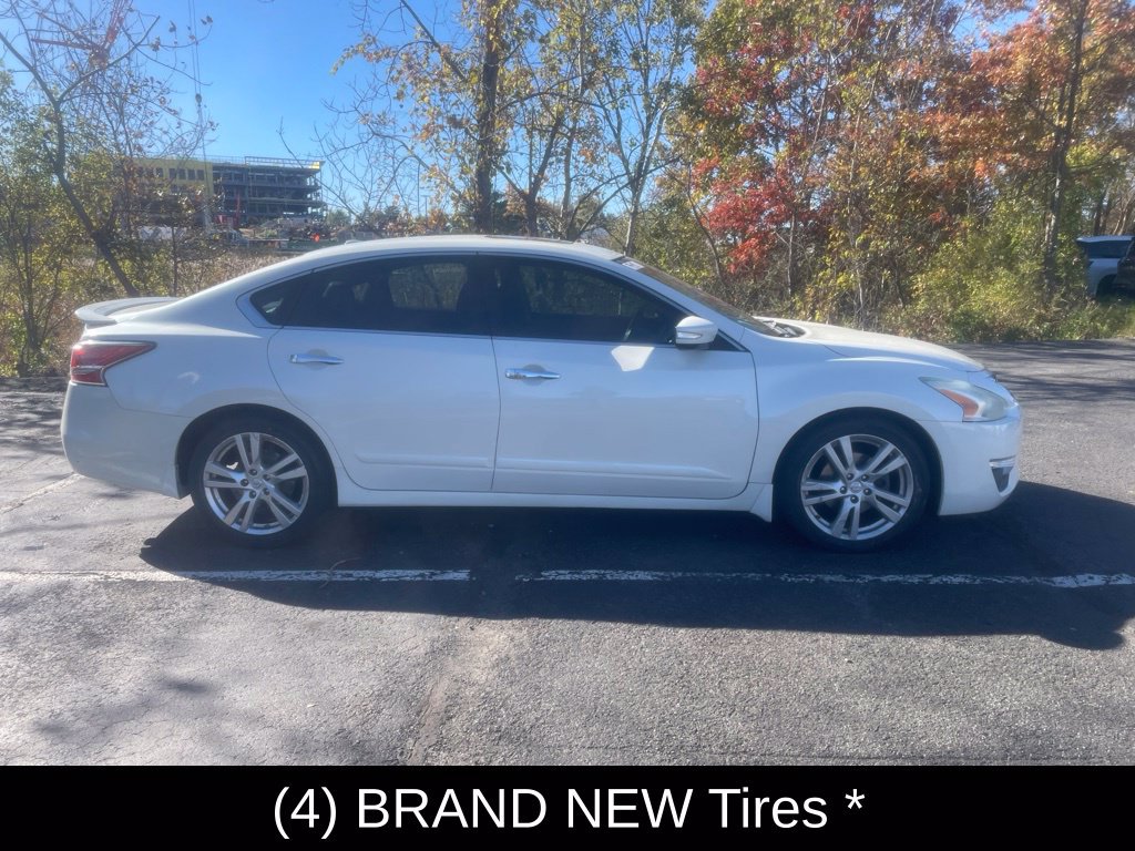 Used 2015 Nissan Altima 3.5 SL FWD image 2