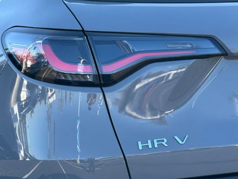 Used 2025 Honda HR-V Sport image 12