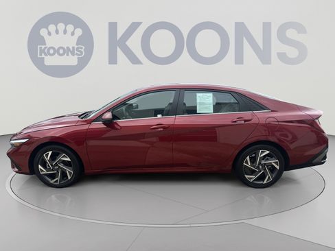 Used 2024 Hyundai Elantra Limited FWD image 13