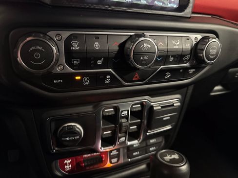 Used 2021 Jeep Wrangler Unlimited Rubicon AWD/4WD image 18