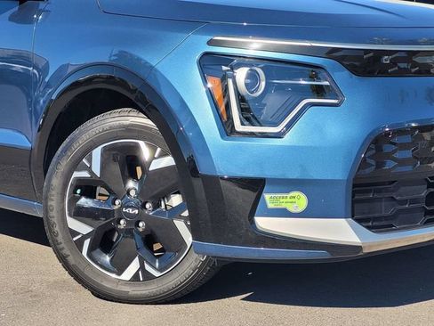 Used 2023 Kia Niro Wind FWD image 9