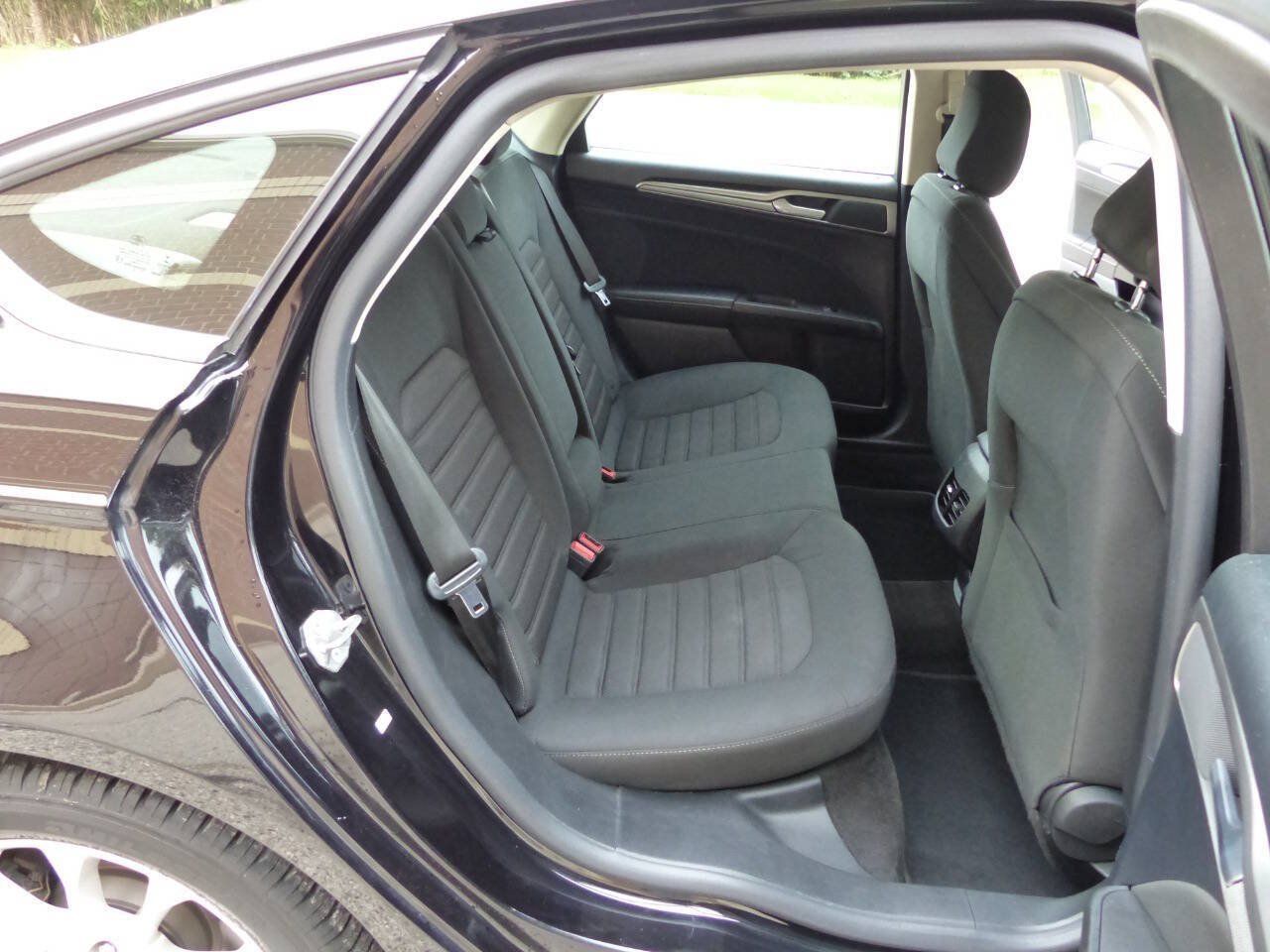 Used 2020 Ford Fusion SE FWD image 50