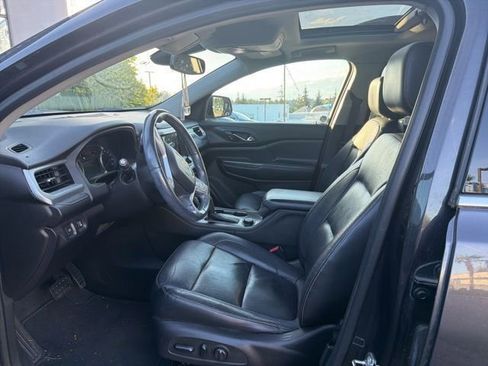 Used 2017 GMC Acadia SLT w/ LPO, Cargo Package AWD/4WD image 7