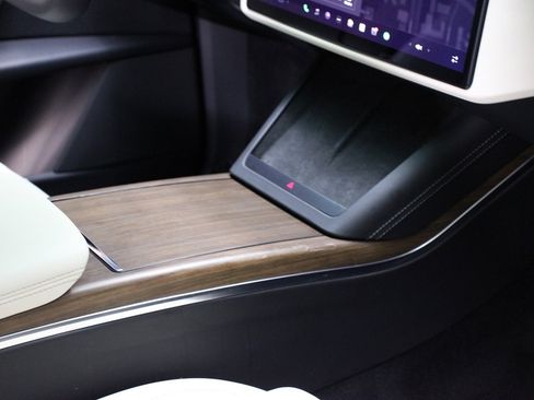 Used 2023 Tesla Model X image 24