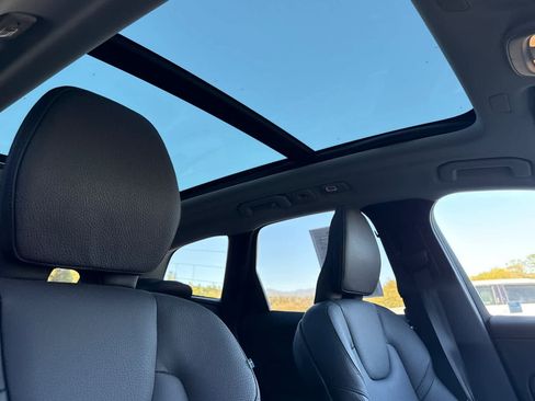 Used 2025 Volvo XC60 B5 Plus image 17