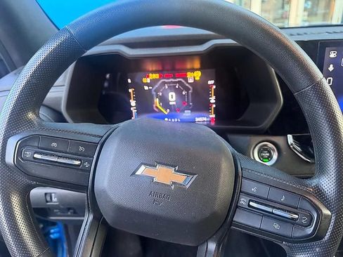 Used 2023 Chevrolet Colorado W/T AWD/4WD image 8