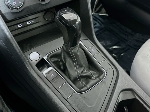 Used 2022 Volkswagen Taos S image 16