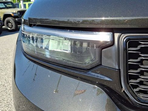 Certified 2023 Jeep Grand Cherokee L Limited w/ Black Appearance Package AWD/4WD image 9