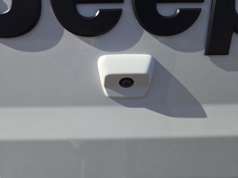 New 2025 Jeep Gladiator Sport image 9