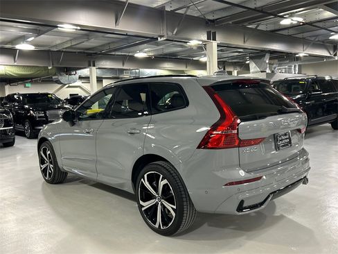 Certified 2025 Volvo XC60 T8 Ultra w/ Climate Package PRO image 4