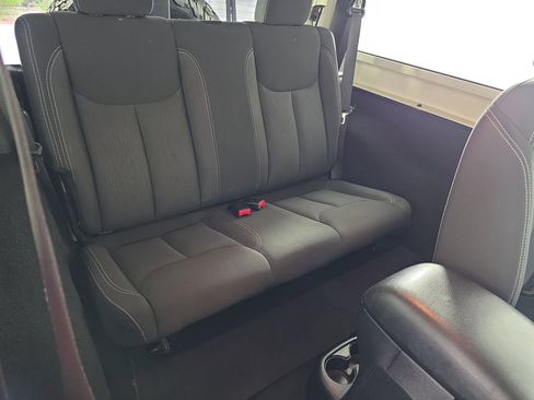Used 2016 Jeep Wrangler Sahara AWD/4WD image 27