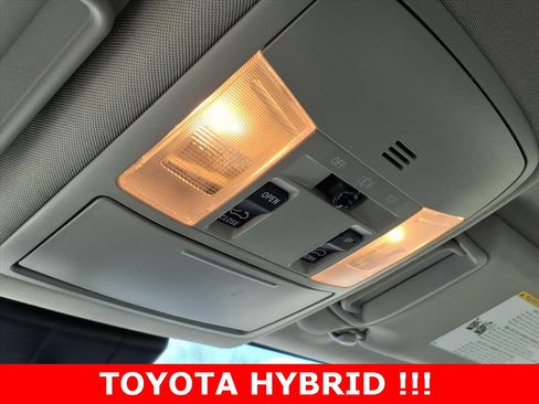Used 2018 Toyota RAV4 XLE w/ Convenience Package image 23