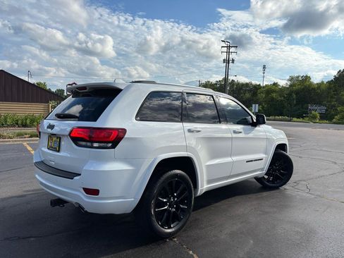 Used 2021 Jeep Grand Cherokee Altitude AWD/4WD image 9