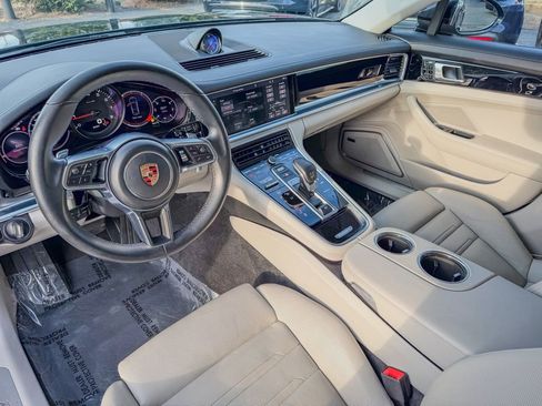Used 2018 Porsche Panamera w/ Premium Package Plus image 13