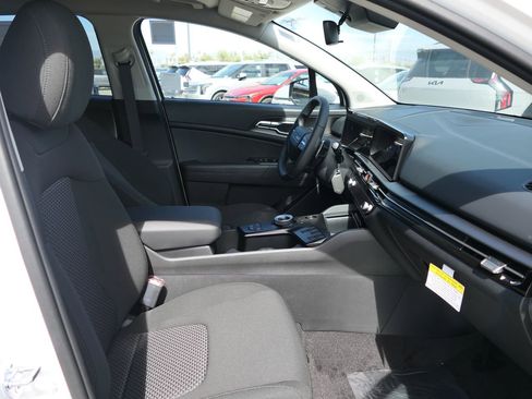 New 2026 Kia Sportage LX image 24