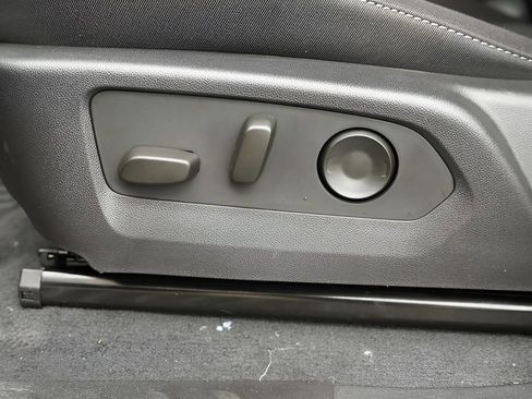 New 2026 GMC Canyon Elevation w/ Convenience Package image 18