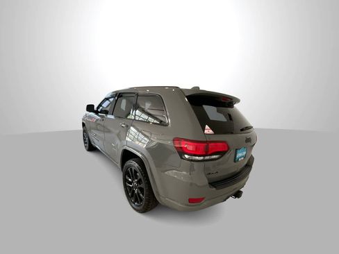 Used 2022 Jeep Grand Cherokee Laredo X AWD/4WD image 6
