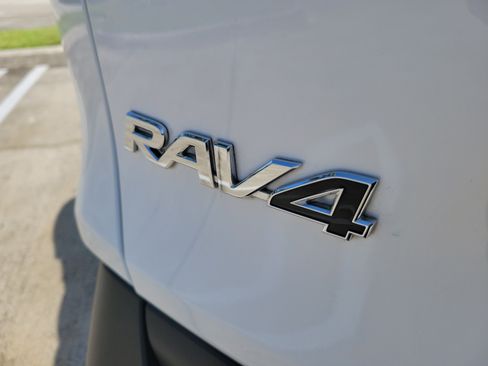 Certified 2025 Toyota RAV4 XLE w/ Convenience Package FWD image 10