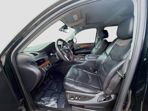 Used 2018 Cadillac Escalade Premium Luxury image 17