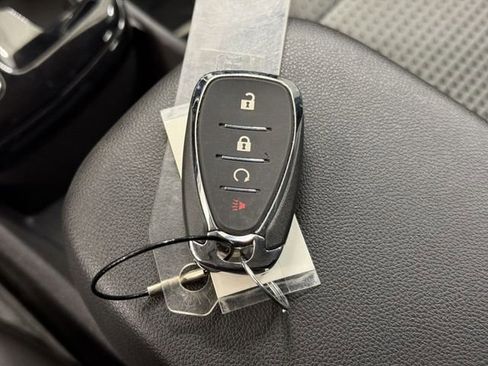 Used 2025 Chevrolet Trax LT w/ LT Convenience Package image 28