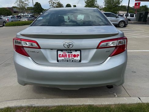 Used 2012 Toyota Camry SE w/ Leather Pkg FWD image 6