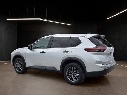 Used 2024 Nissan Rogue S FWD image 5