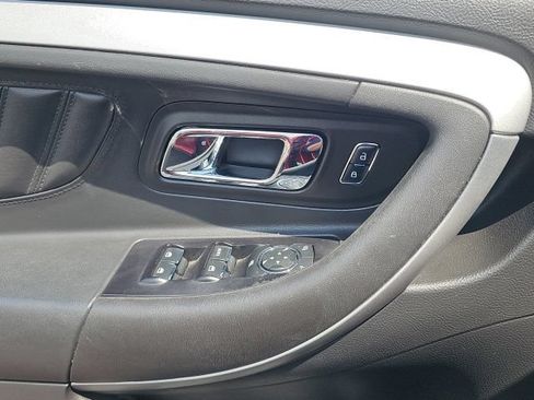 Used 2017 Ford Taurus SEL w/ Equipment Group 201A FWD image 29