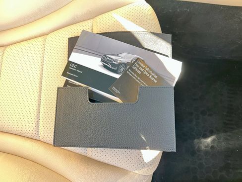 Used 2022 Mercedes-Benz GLC 300 4MATIC w/ Multimedia Package Lite image 40