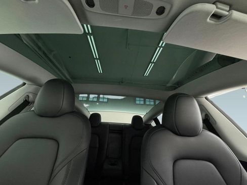 Used 2023 Tesla Model 3 Standard Range image 13