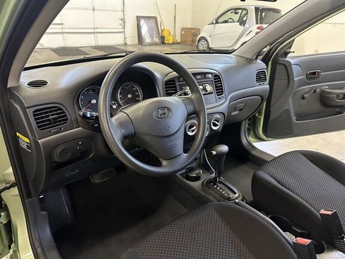 Used 2010 Hyundai Accent GS image 19