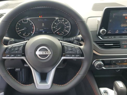 New 2025 Nissan Altima 2.5 SR image 12