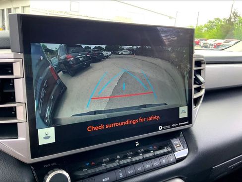 Used 2022 Toyota Tundra Limited image 25