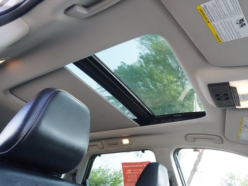 Certified 2024 Nissan Pathfinder Platinum FWD image 14