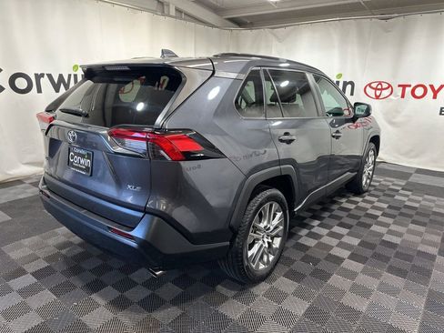 Used 2020 Toyota RAV4 XLE Premium image 7