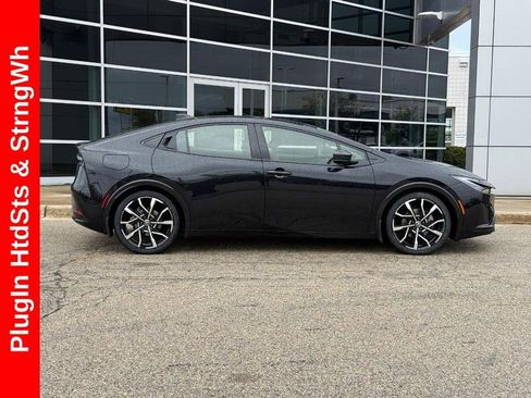 Used 2024 Toyota Prius Prime FWD image 2