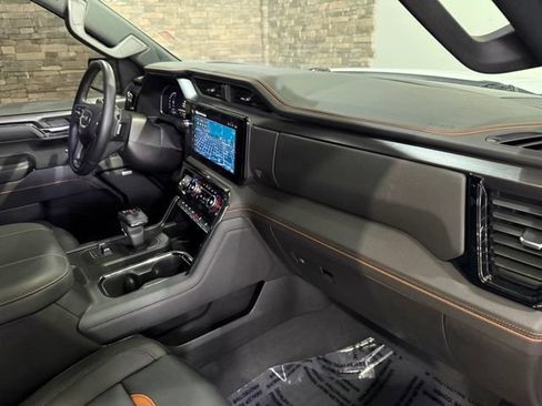 Used 2024 GMC Sierra 1500 AT4 w/ AT4 Premium Package AWD/4WD image 27