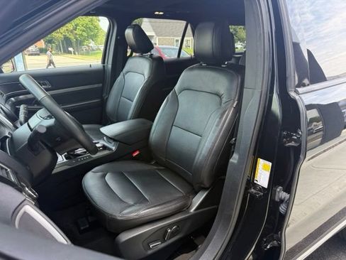 Certified 2018 Ford Explorer XLT w/ Equipment Group 202A AWD/4WD image 13