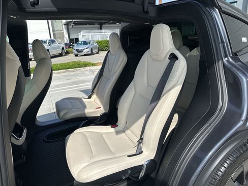 Used 2023 Tesla Model X image 16