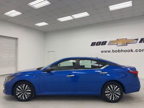 Used 2025 Nissan Altima 2.5 SV image 8