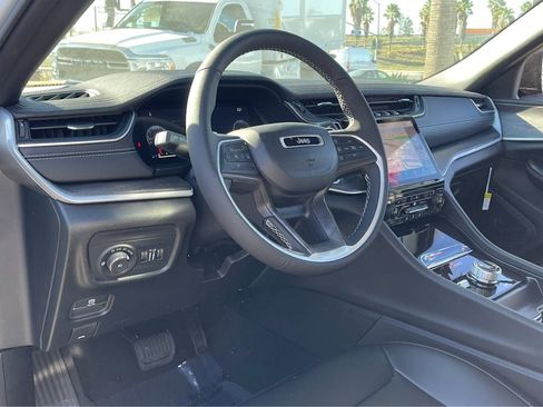 New 2024 Jeep Grand Cherokee L Limited image 13