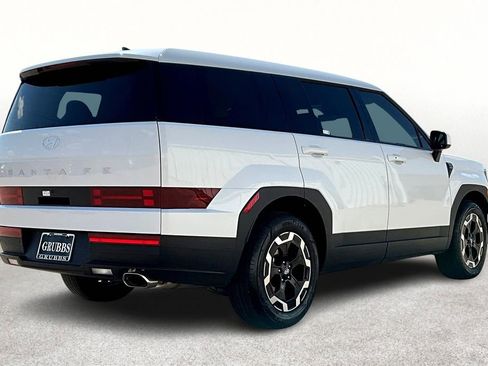 Used 2025 Hyundai Santa Fe SE image 2