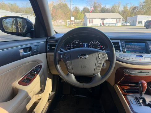 Used 2012 Hyundai Genesis 3.8 w/ Premium Pkg RWD image 30