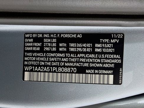 Certified 2023 Porsche Macan image 12