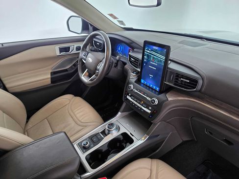 Used 2020 Ford Explorer Platinum w/ Premium Technology Package AWD/4WD image 11